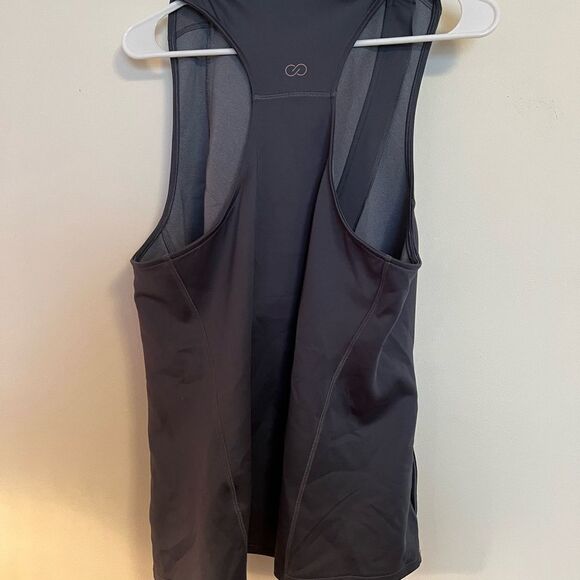 Limited Edition Calia Zipper Vest - Picture 4 of 4